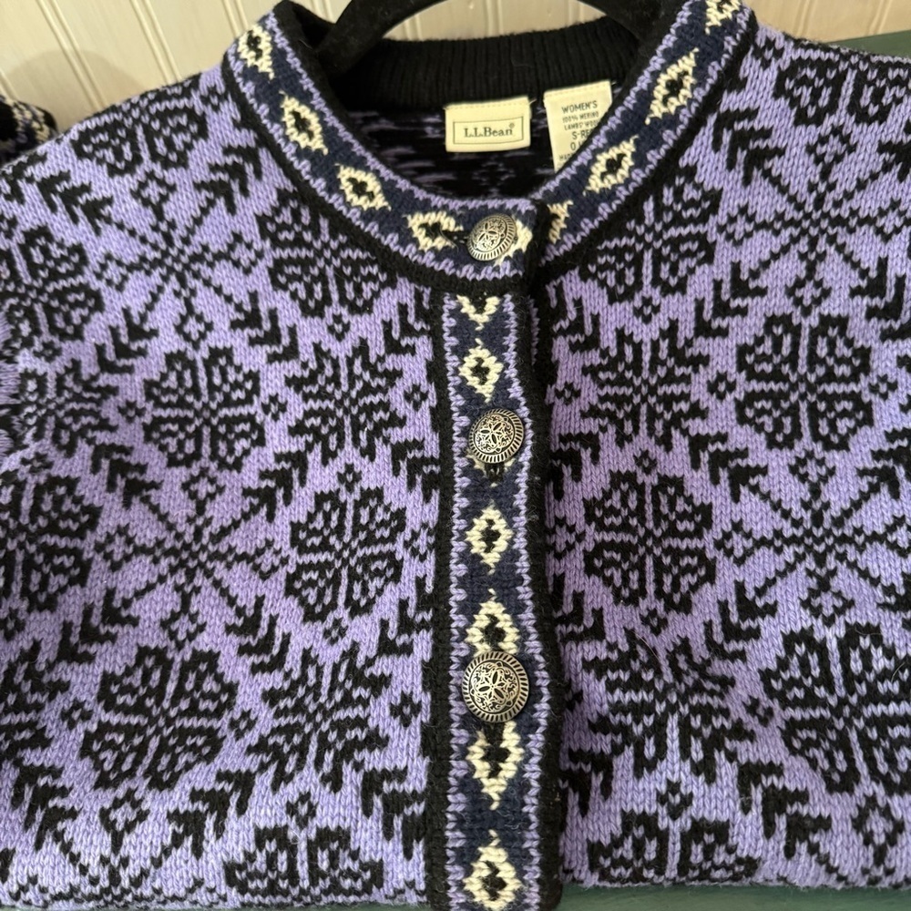 Vintage L.L. Bean 100% Lambs Wool Cardigan Sweater Purple Metal Button Up Size S - Picture 3 of 7